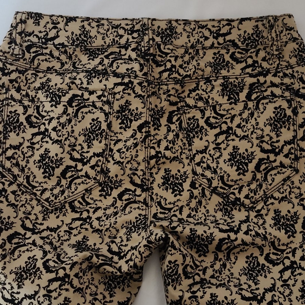 Pants - Picture 6 of 10